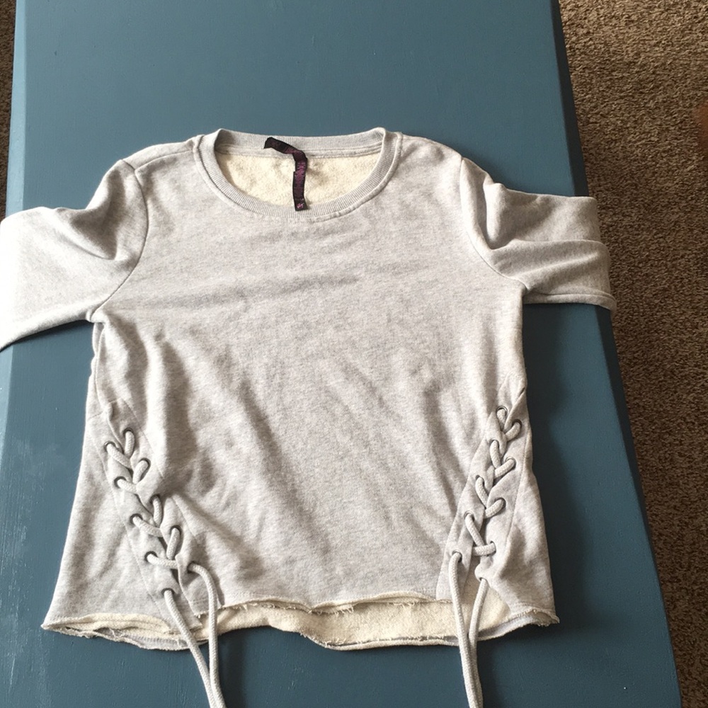 Betsy Johnson gray sweater